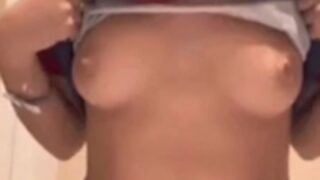 Caritoalaparato…Show Nipple SO HOT ! [ Trending ] !